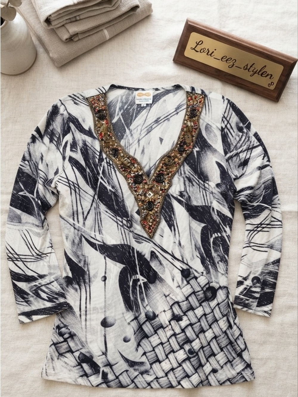 Made in India Embellished V-Neck Long Sleeve Blouse - Black & White